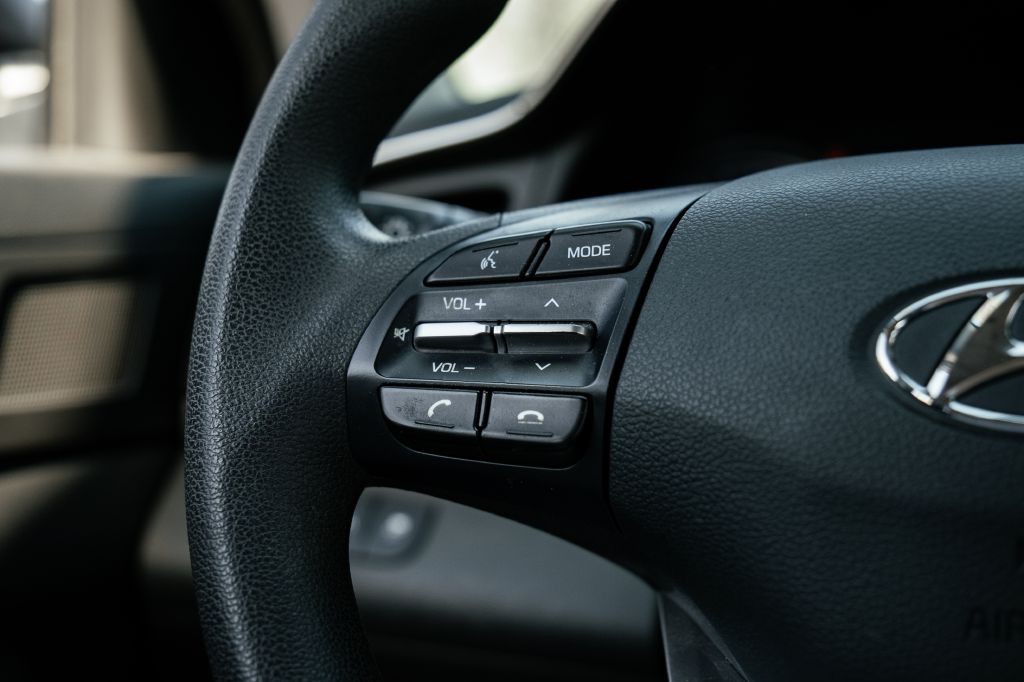 2019 Hyundai Elantra Image 28