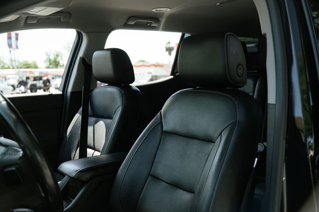 2019 GMC Acadia Image 19