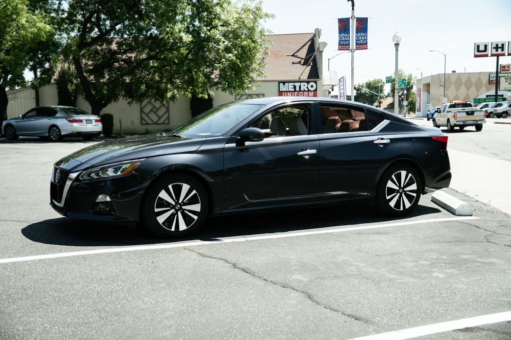 2019 Nissan Altima Image 5