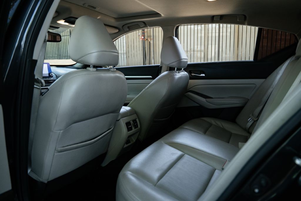 2019 Nissan Altima Image 19