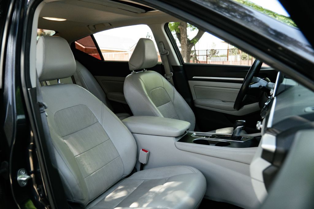2019 Nissan Altima Image 30
