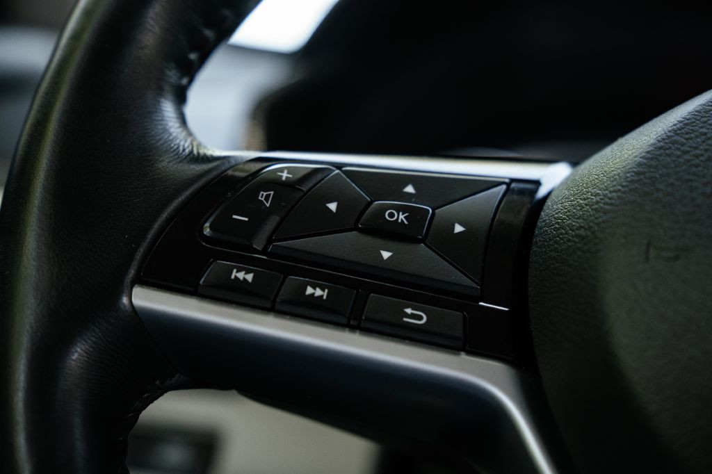 2019 Nissan Altima Image 36