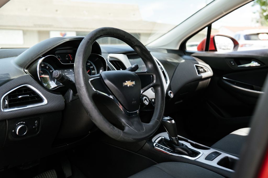 2018 Chevrolet Cruze Image 15
