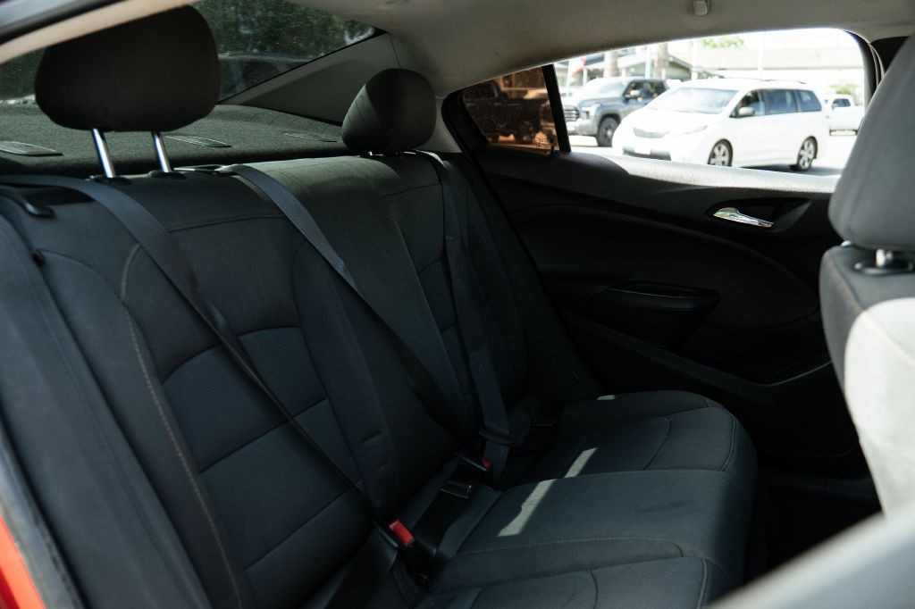 2018 Chevrolet Cruze Image 22