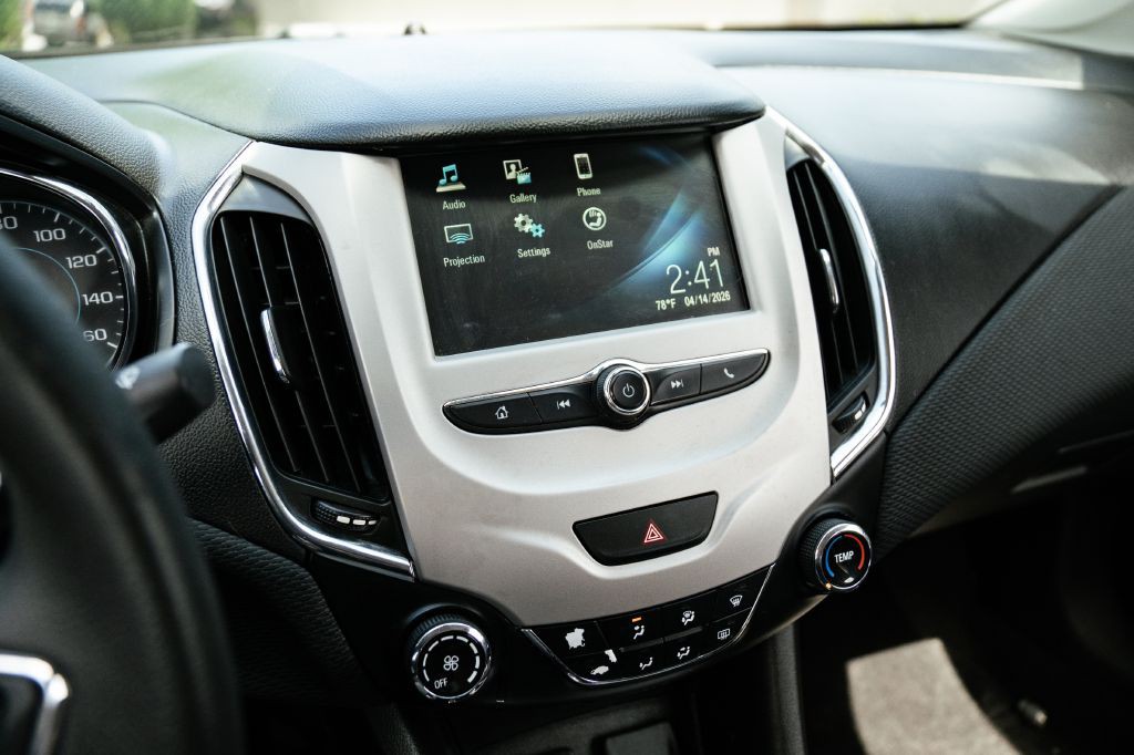 2018 Chevrolet Cruze Image 33