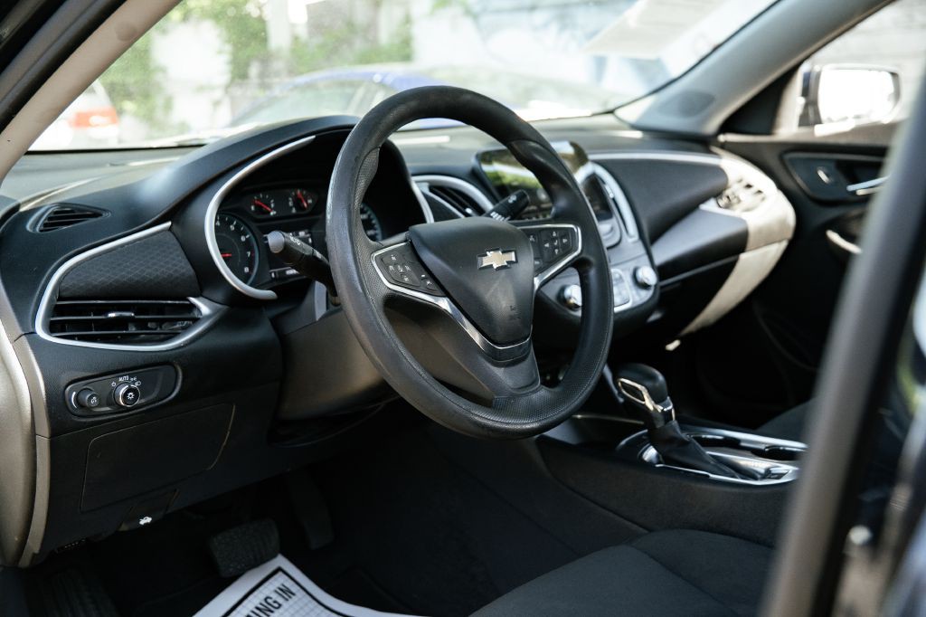 2023 Chevrolet Malibu Image 17