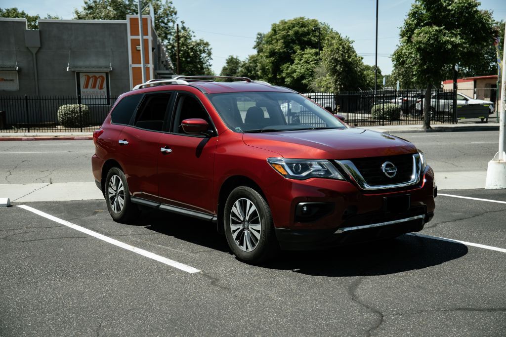 2020 Nissan Pathfinder Image 2