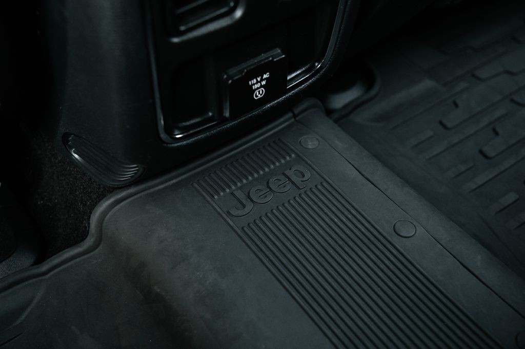 2020 Jeep Grand Cherokee Image 24