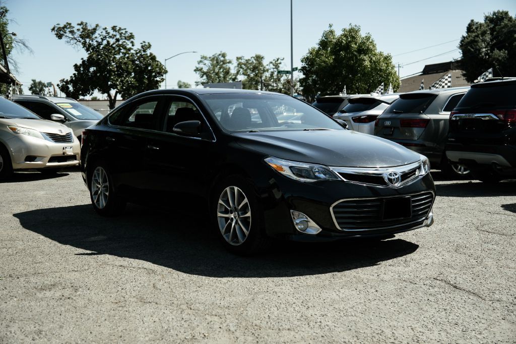 2014 Toyota Avalon Image 2