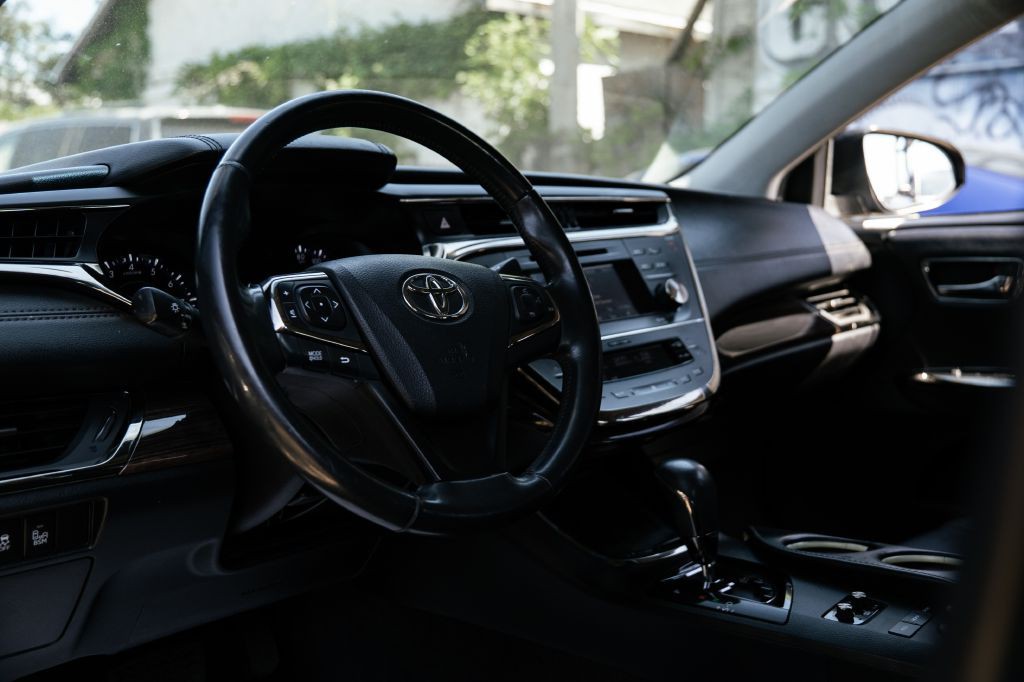 2014 Toyota Avalon Image 16