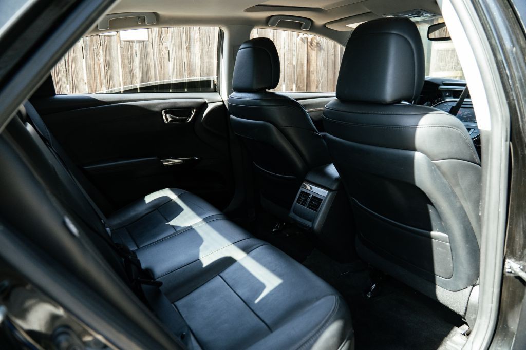 2014 Toyota Avalon Image 22