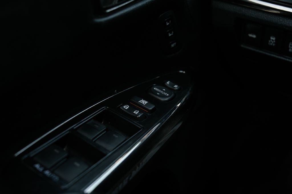 2014 Toyota Avalon Image 26