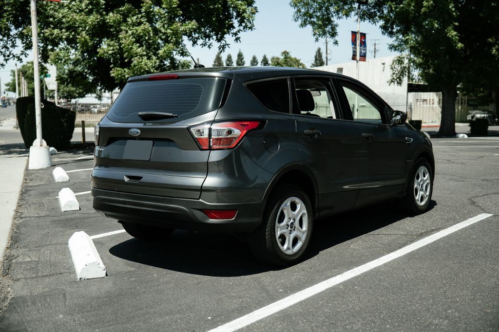 2017 Ford Escape Image 9