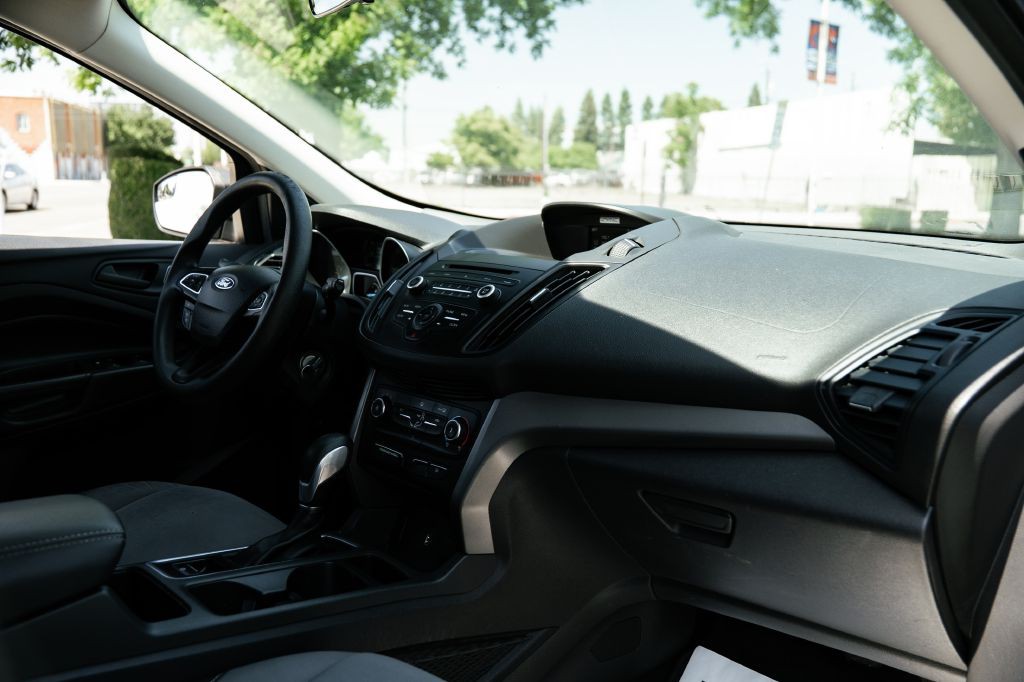 2017 Ford Escape Image 24