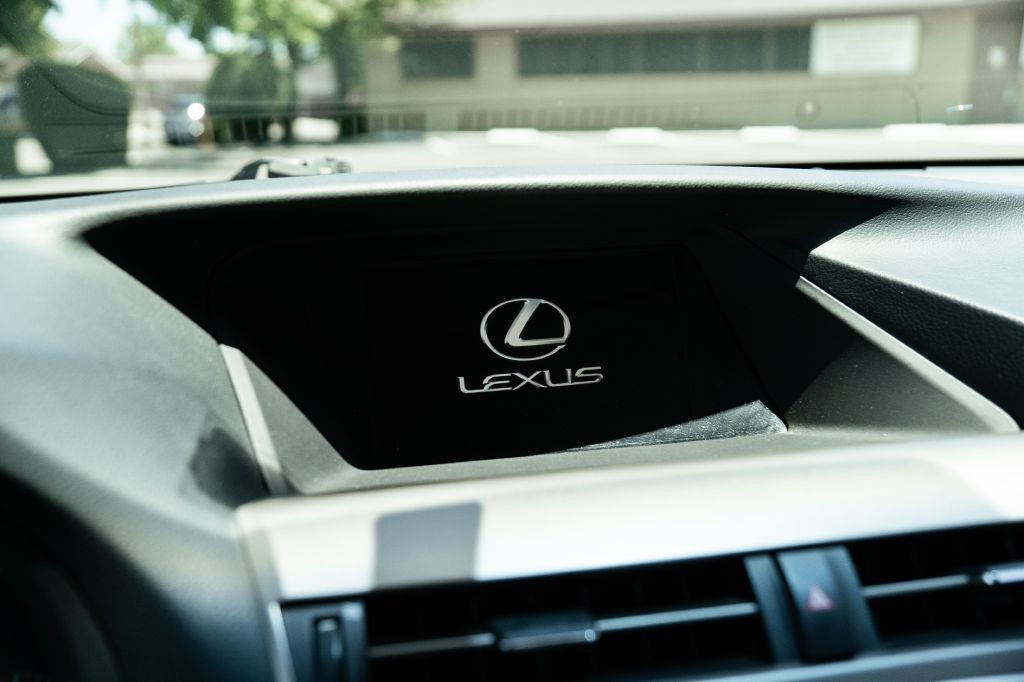 2013 Lexus RX Image 16