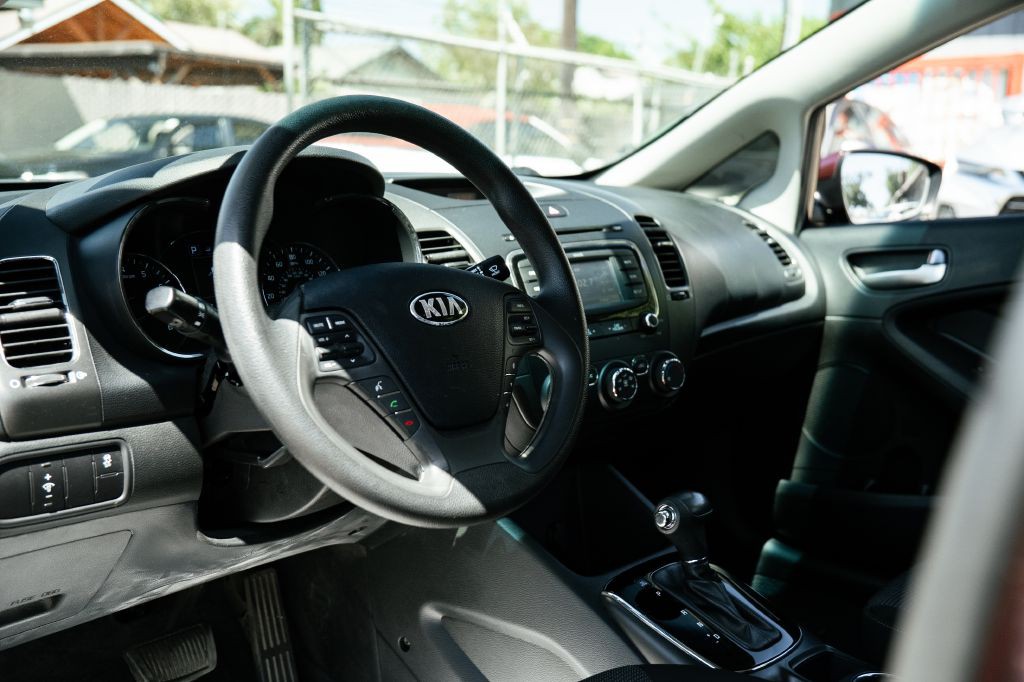 2018 Kia Forte Image 15