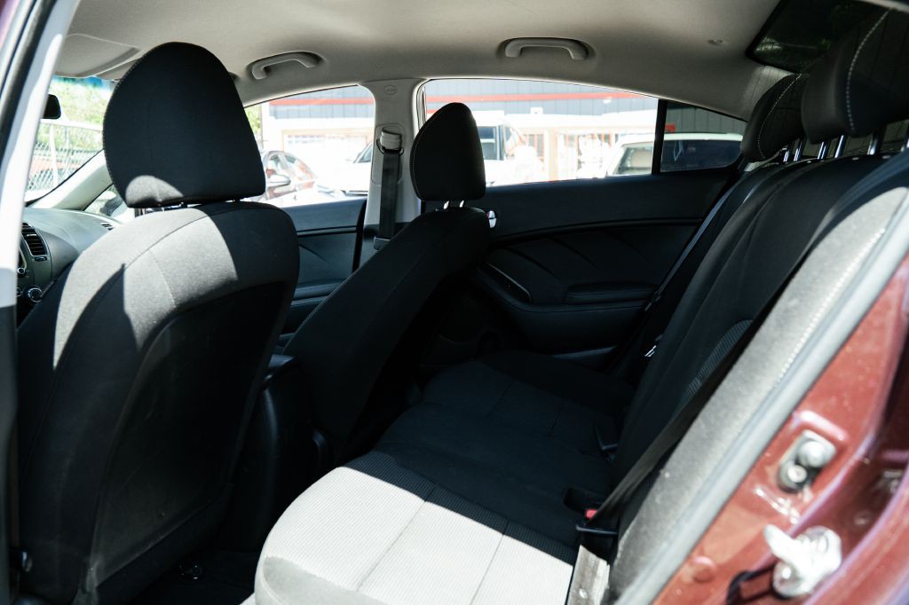 2018 Kia Forte Image 16