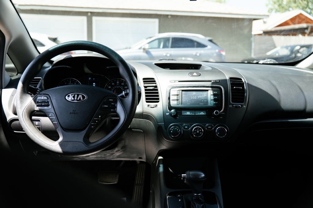 2018 Kia Forte Image 18