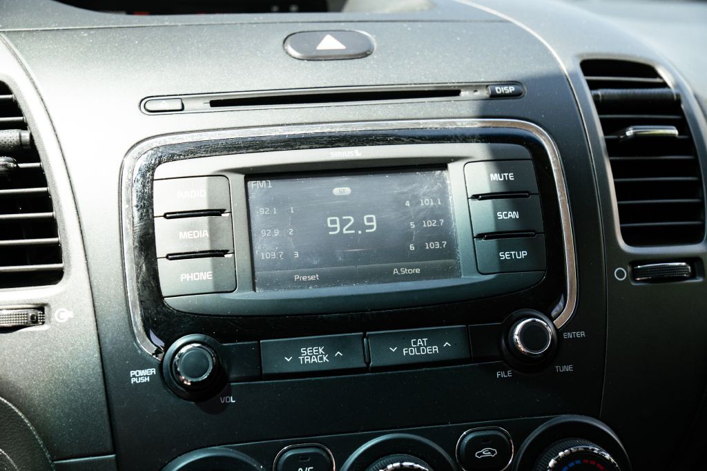 2018 Kia Forte Image 32
