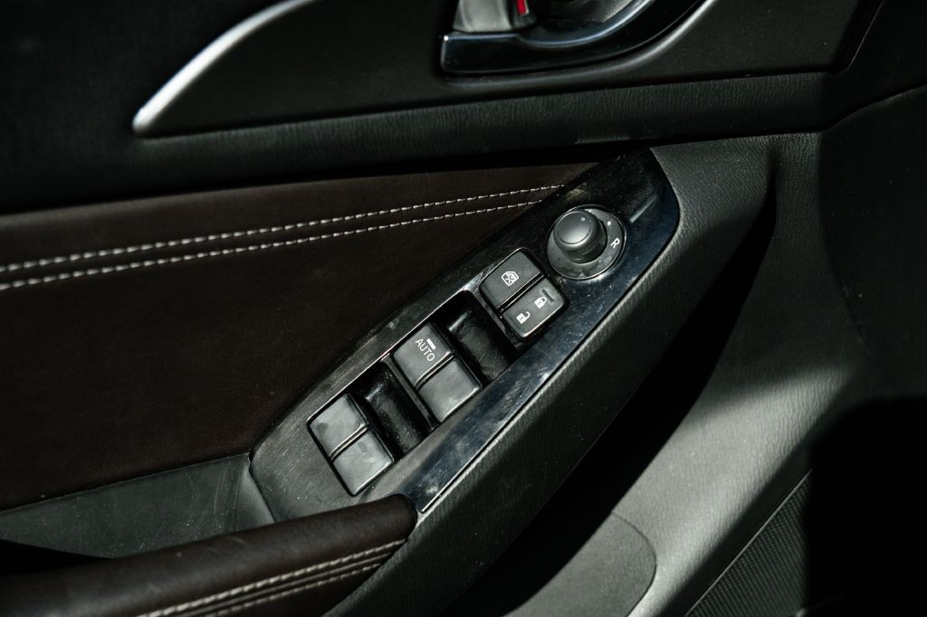 2017 Mazda Mazda3 Image 25