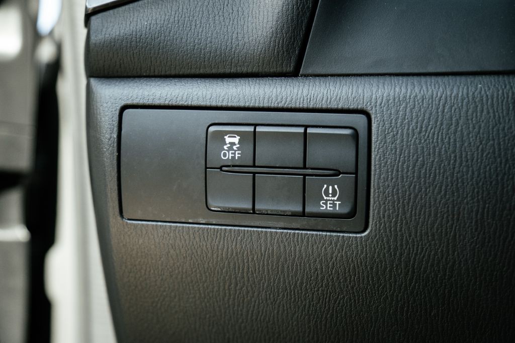2017 Mazda Mazda3 Image 28