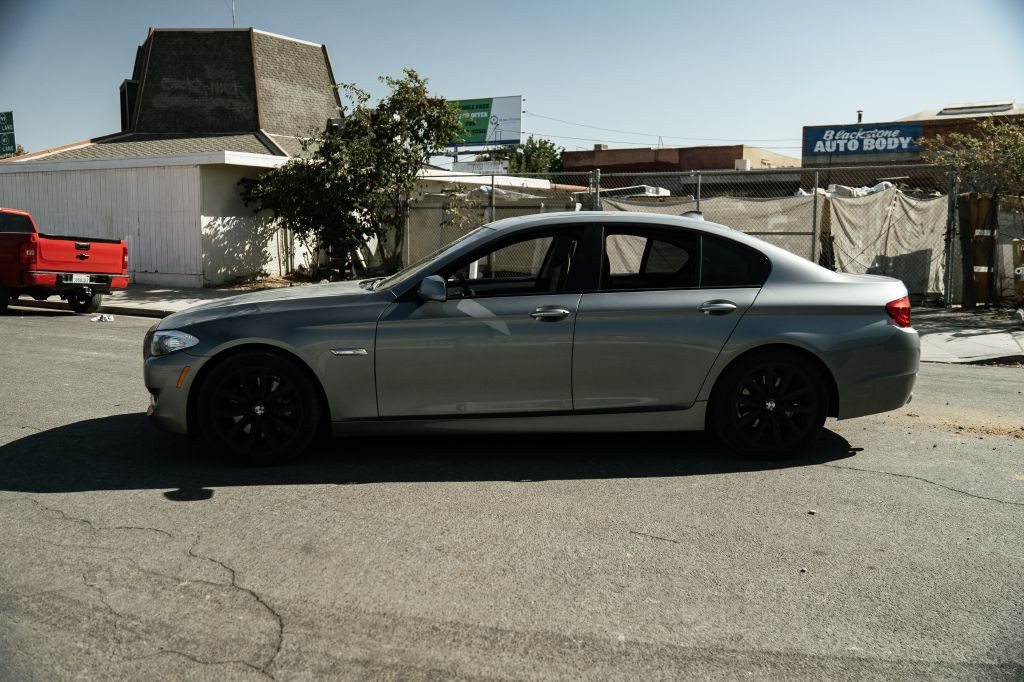 2011 BMW 5 Series Image 5