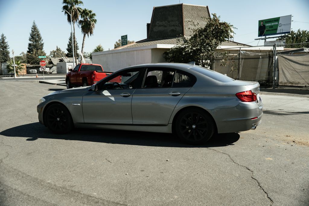 2011 BMW 5 Series Image 6