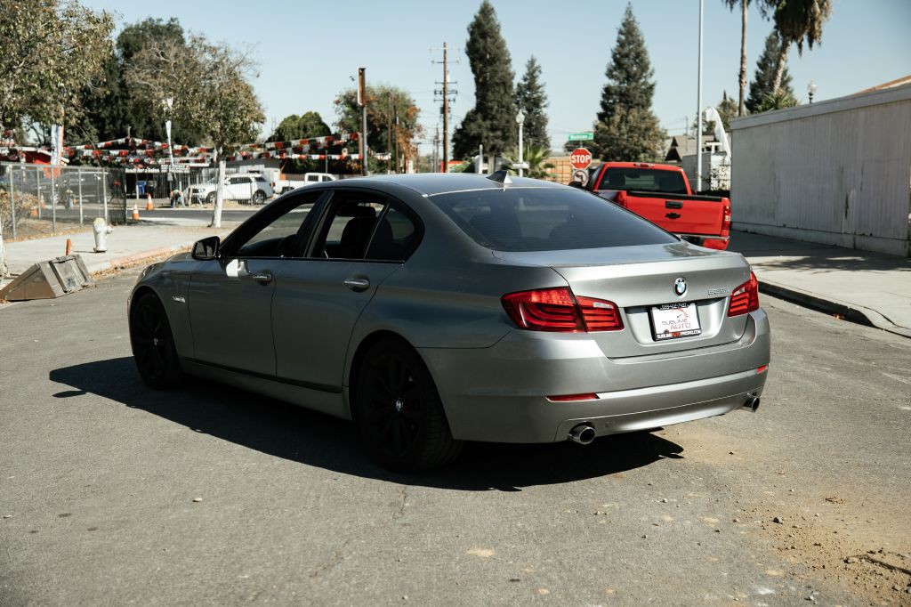 2011 BMW 5 Series Image 7