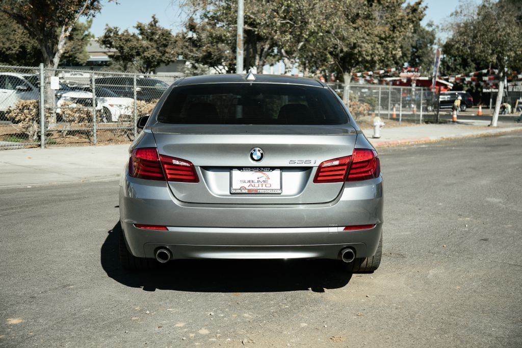 2011 BMW 5 Series Image 8
