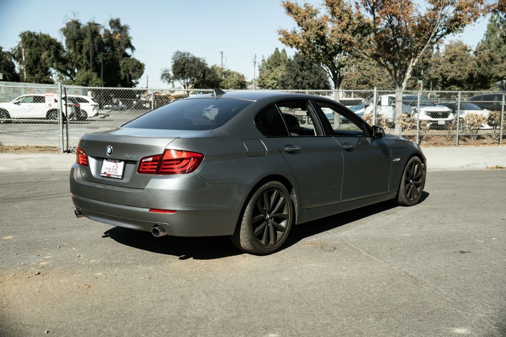 2011 BMW 5 Series Image 9