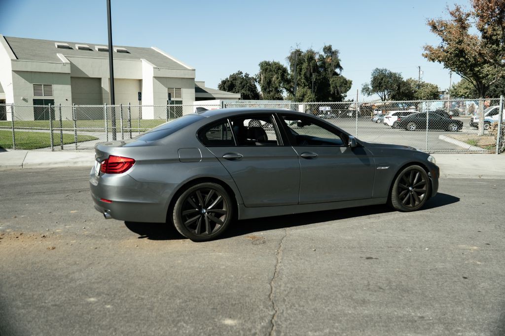 2011 BMW 5 Series Image 10