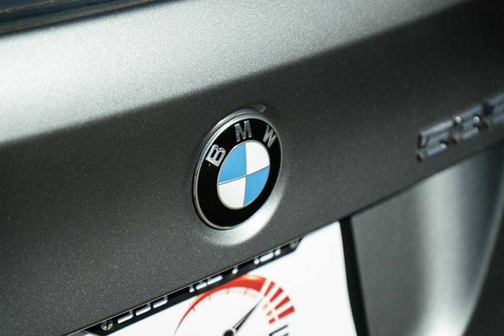 2011 BMW 5 Series Image 14