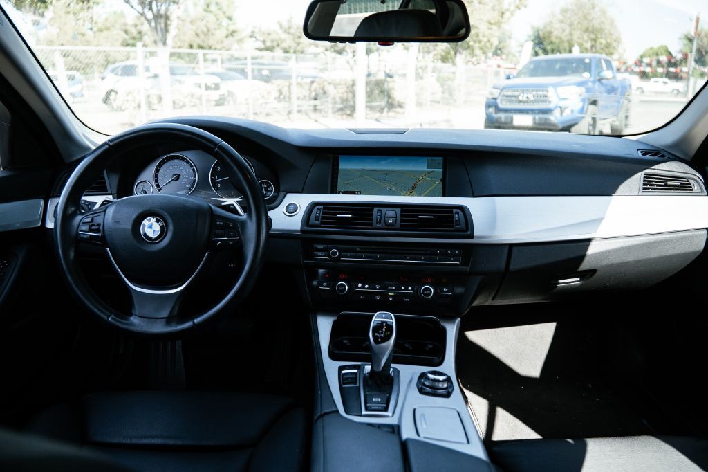 2011 BMW 5 Series Image 23