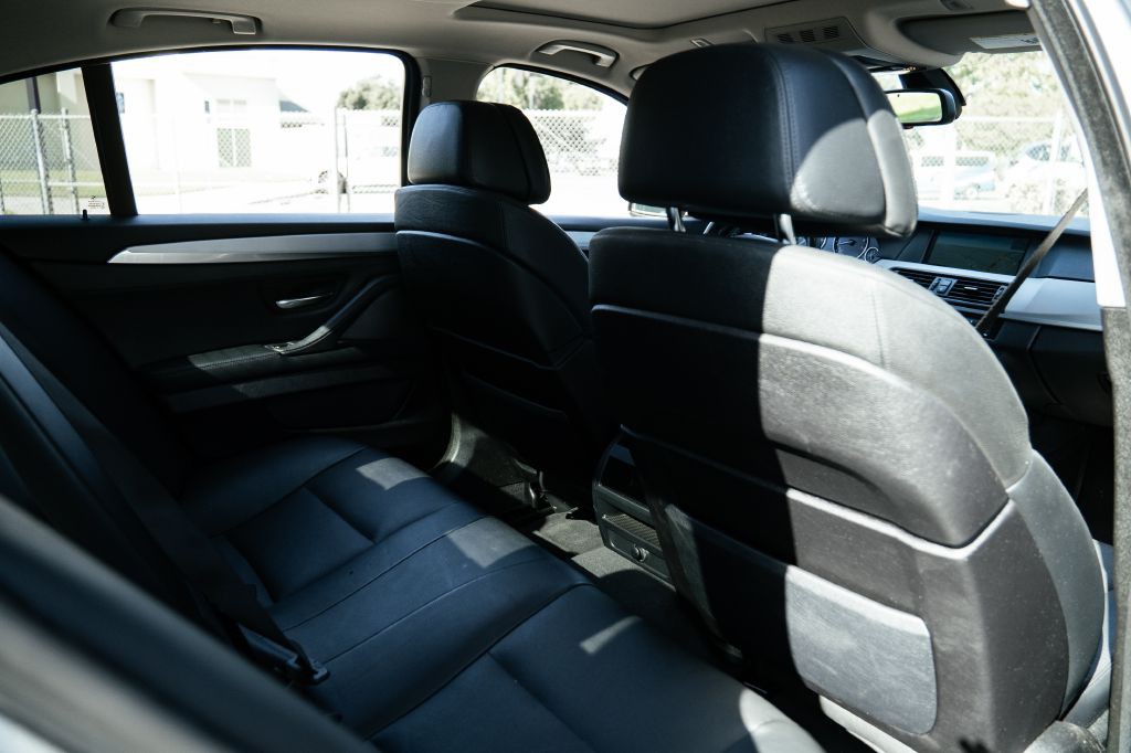 2011 BMW 5 Series Image 24