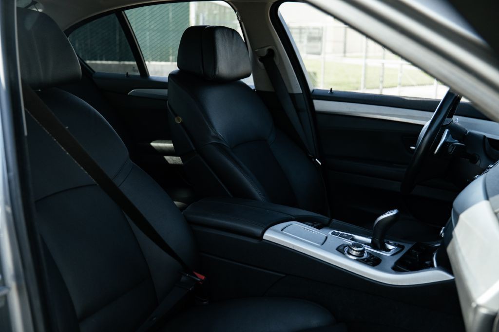 2011 BMW 5 Series Image 27