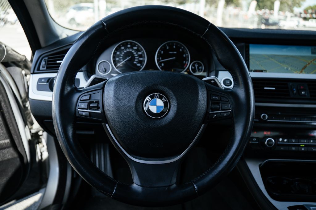 2011 BMW 5 Series Image 30