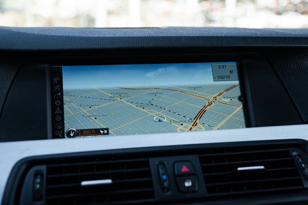 2011 BMW 5 Series Image 37