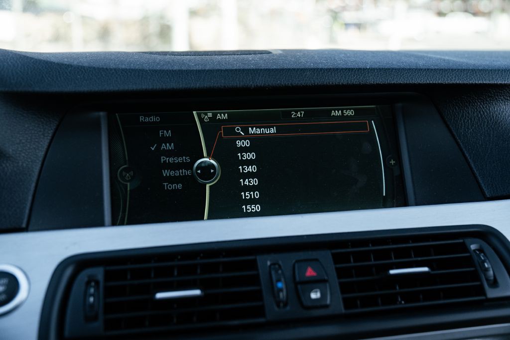 2011 BMW 5 Series Image 39