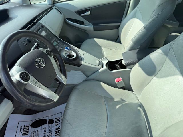 2010 Toyota Prius Image 10