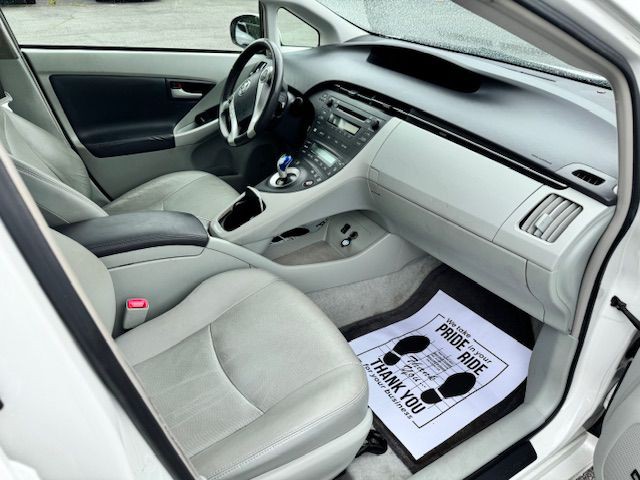 2010 Toyota Prius Image 12