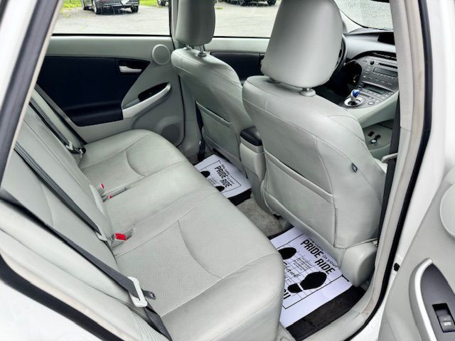 2010 Toyota Prius Image 13