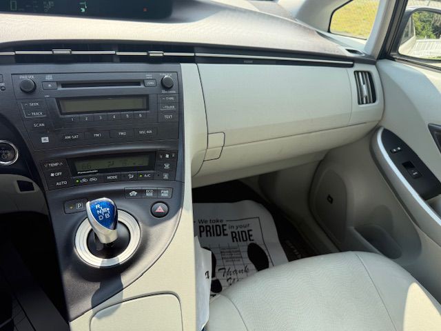 2010 Toyota Prius Image 15