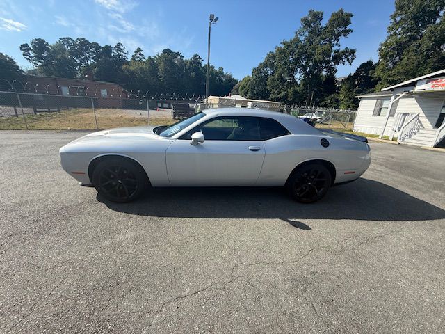 2019 Dodge Challenger Image 2