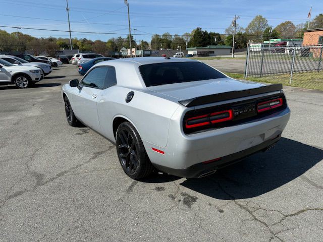 2019 Dodge Challenger Image 3