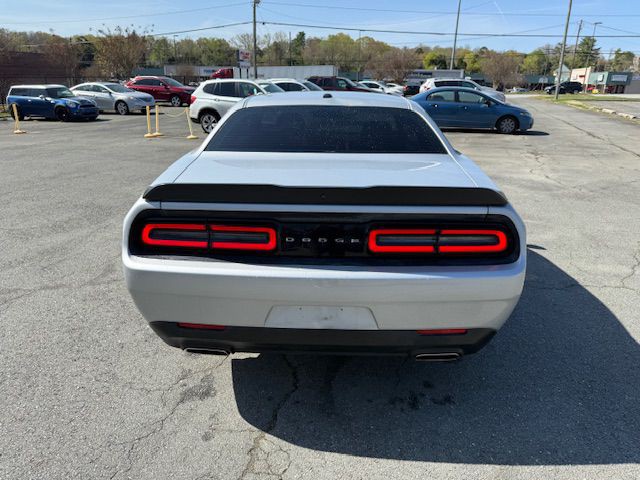 2019 Dodge Challenger Image 4