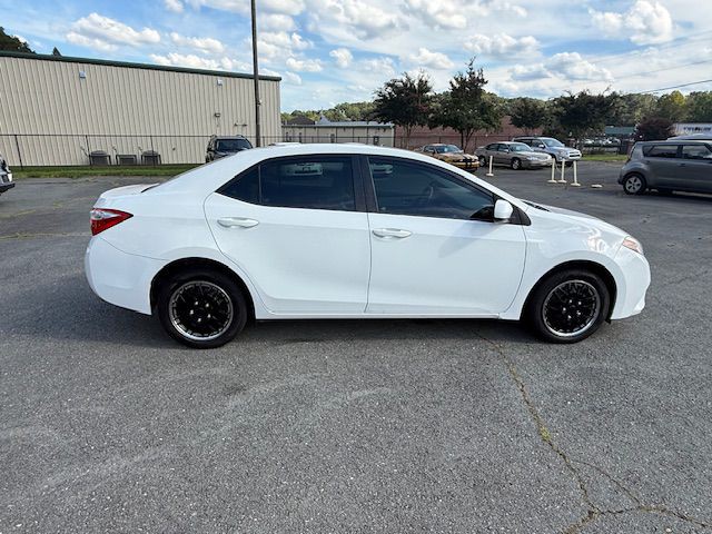 2016 Toyota Corolla Image 6