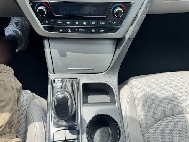 2015 Hyundai Sonata Image 17