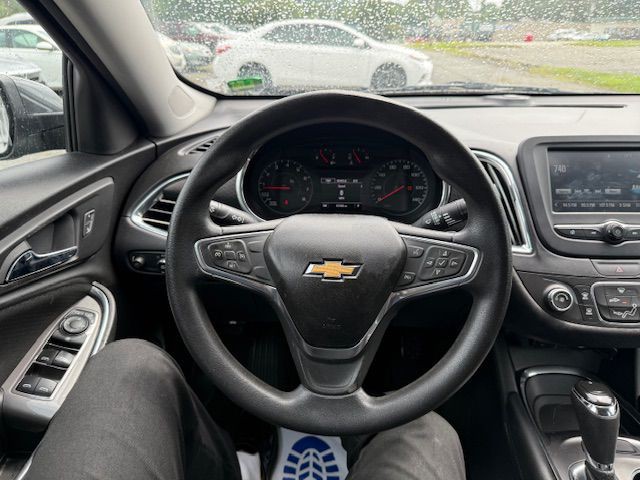 2018 Chevrolet Malibu Image 15