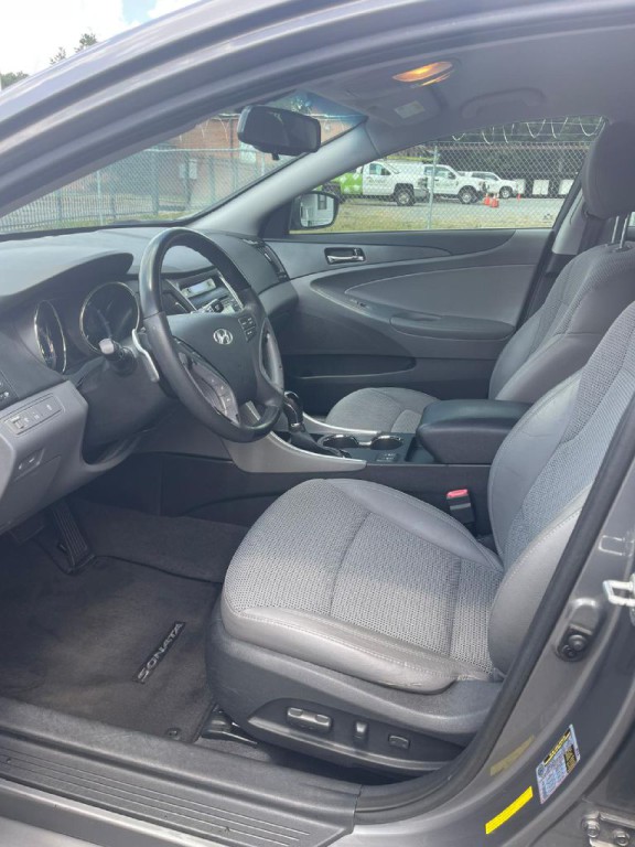 2013 Hyundai Sonata Image 9