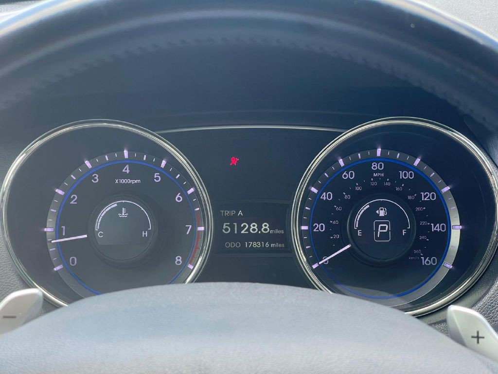 2013 Hyundai Sonata Image 14